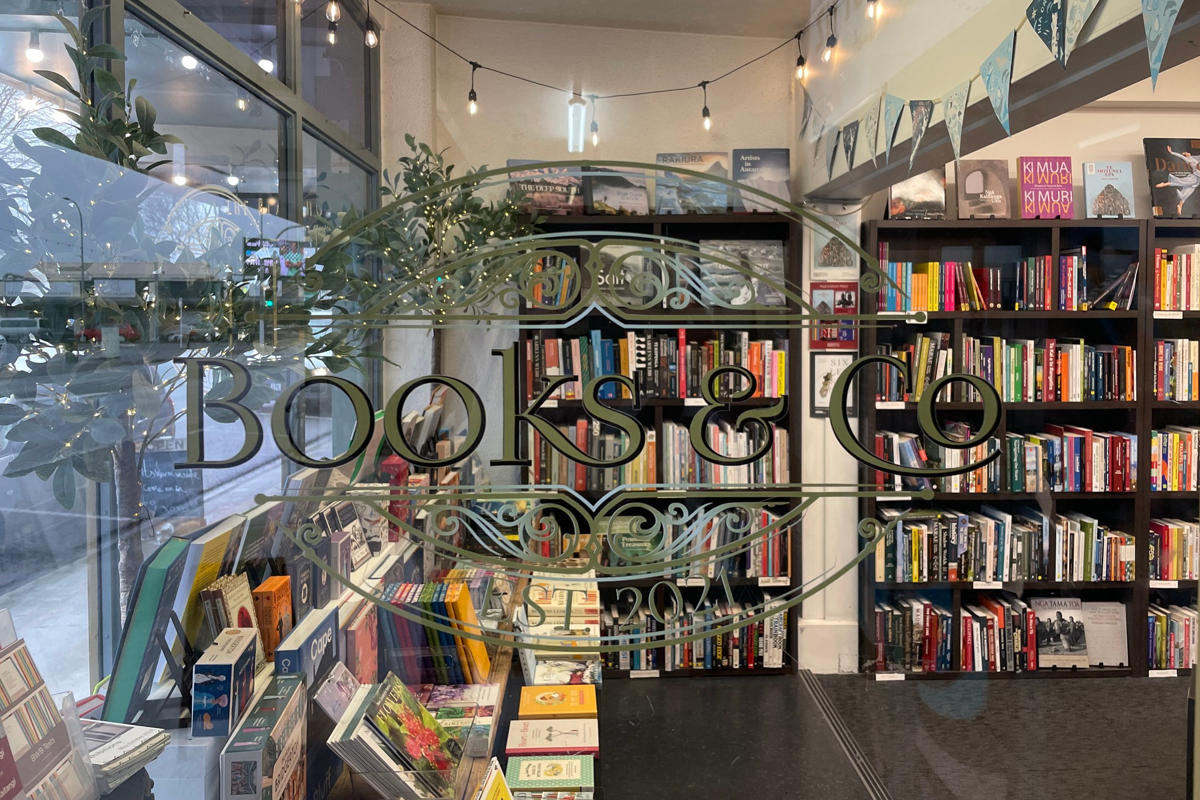 Books & Co, Ōtaki